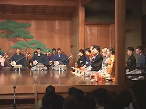 Makoto and her students perform at a concert.